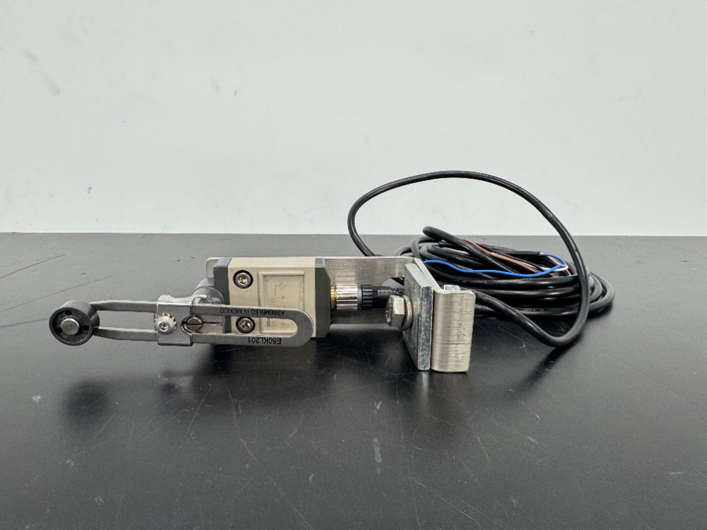 Image of Omron D4CC-3024 Limit Switch